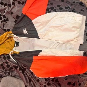 Womens Nike wind breaker